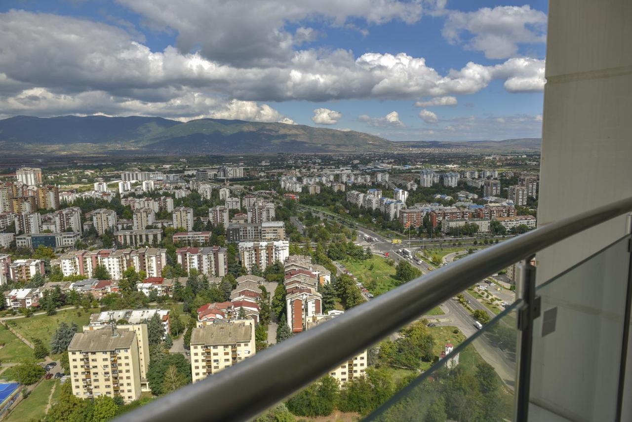Sky Deluxe 3 Fitness & Spa Apartman Szkopje Kültér fotó