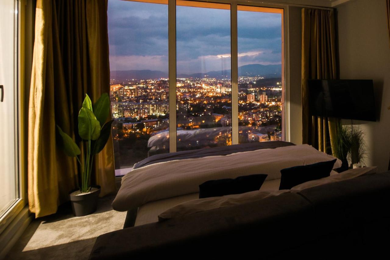 Sky Deluxe 3 Fitness & Spa Apartman Szkopje Kültér fotó